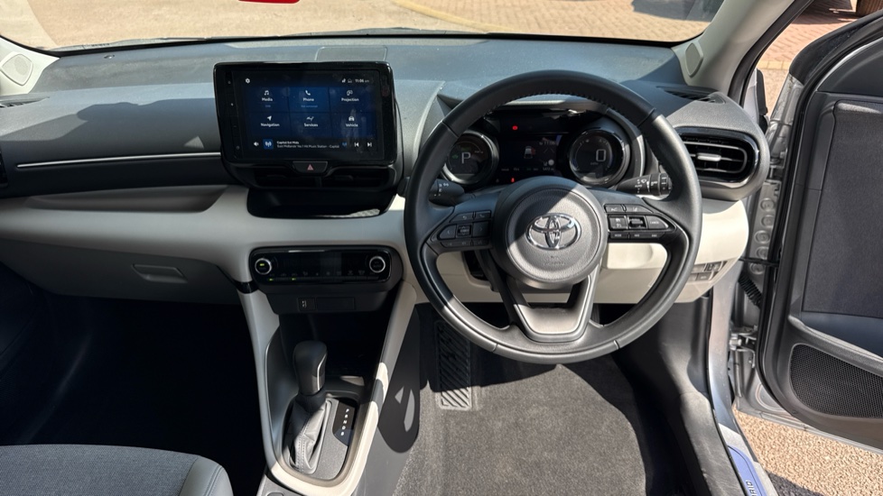 Toyota Yaris 1.5 Hybrid Excel 5dr CVT Hybrid Hatchback - Image 6