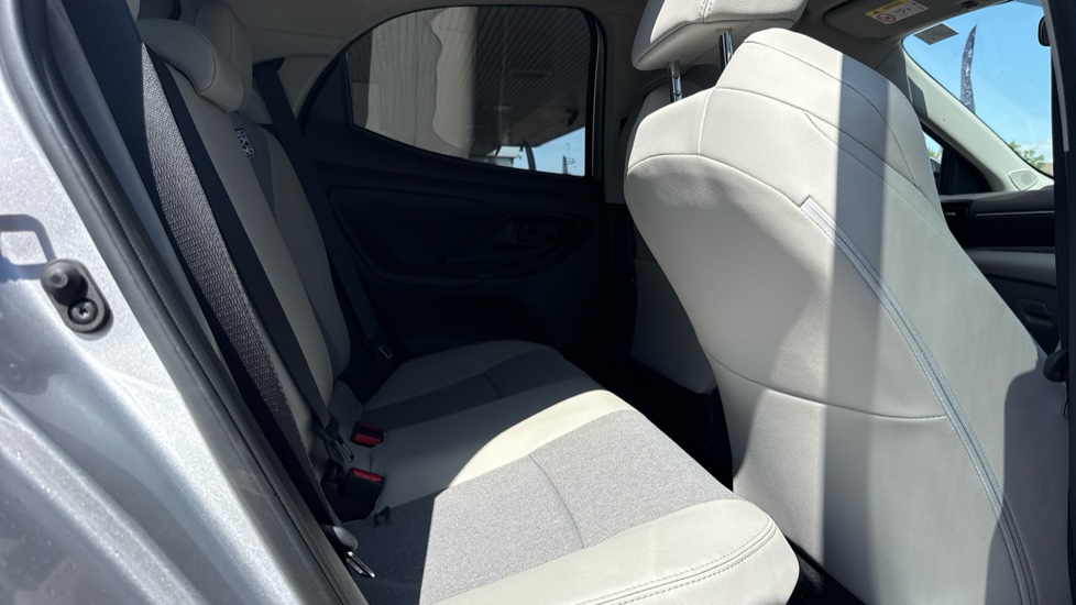 Toyota Yaris 1.5 Hybrid Excel 5dr CVT Hybrid Hatchback - Image 8