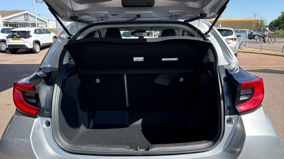 Toyota Yaris 1.5 Hybrid Excel 5dr CVT Hybrid Hatchback - Image 13