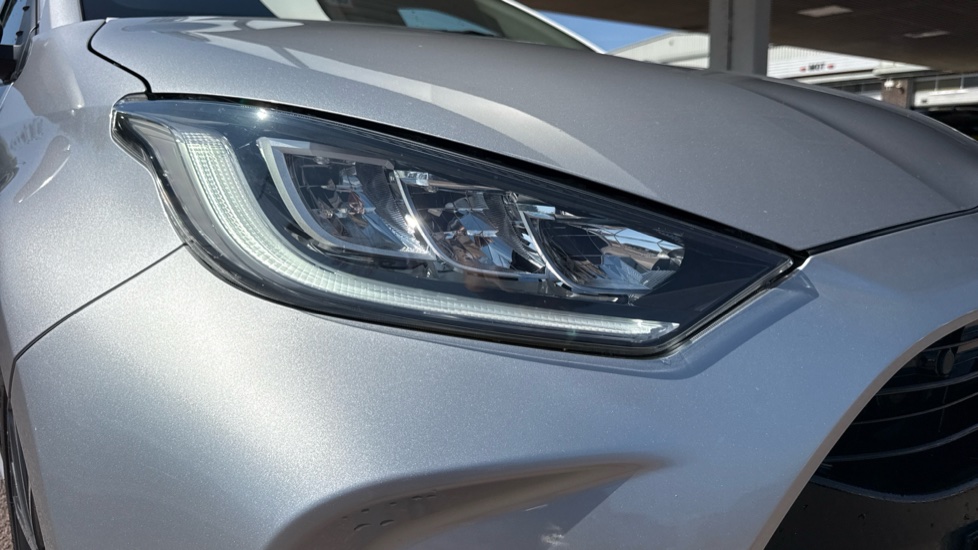Toyota Yaris 1.5 Hybrid Excel 5dr CVT Hybrid Hatchback - Image 20