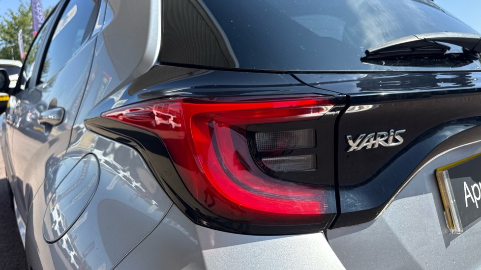Toyota Yaris 1.5 Hybrid Excel 5dr CVT Hybrid Hatchback - Image 21