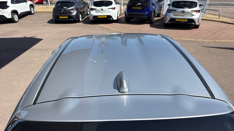 Toyota Yaris 1.5 Hybrid Excel 5dr CVT Hybrid Hatchback - Image 29
