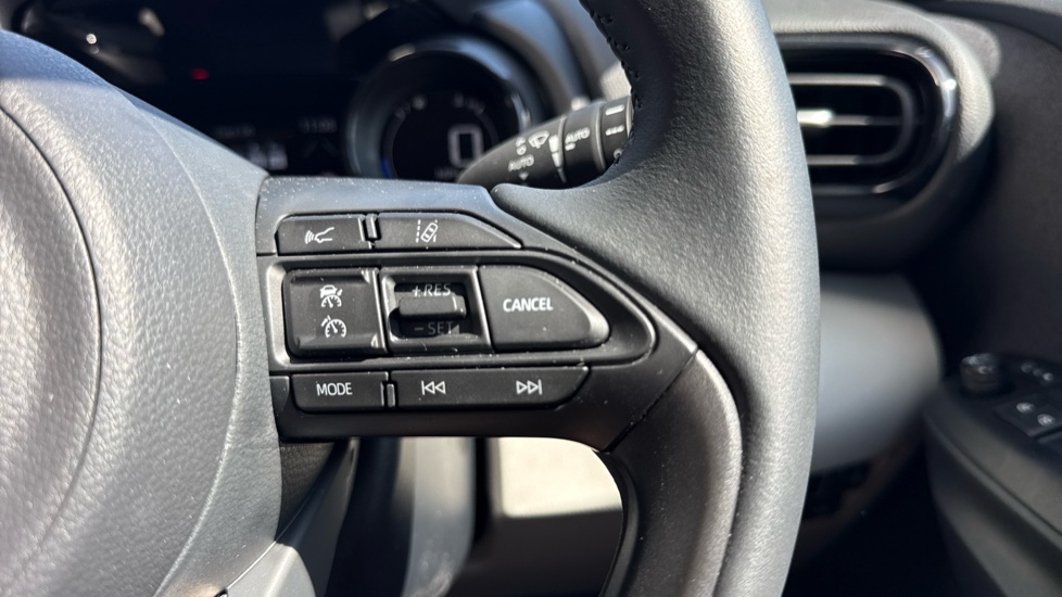 Toyota Yaris 1.5 Hybrid Excel 5dr CVT Hybrid Hatchback - Image 31