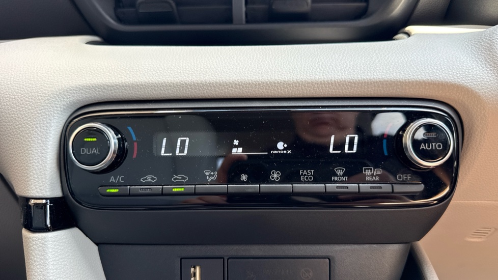 Toyota Yaris 1.5 Hybrid Excel 5dr CVT Hybrid Hatchback - Image 35