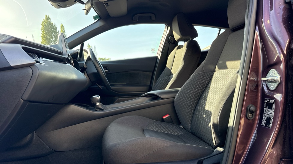 Toyota C-HR 1.8 Hybrid Icon 5dr CVT Hybrid Hatchback - Image 5