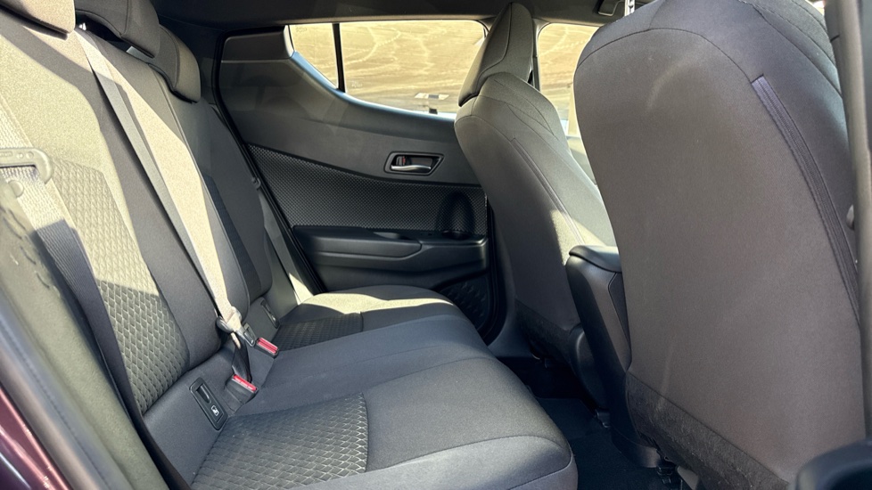 Toyota C-HR 1.8 Hybrid Icon 5dr CVT Hybrid Hatchback - Image 8