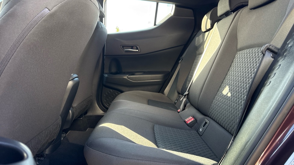 Toyota C-HR 1.8 Hybrid Icon 5dr CVT Hybrid Hatchback - Image 15