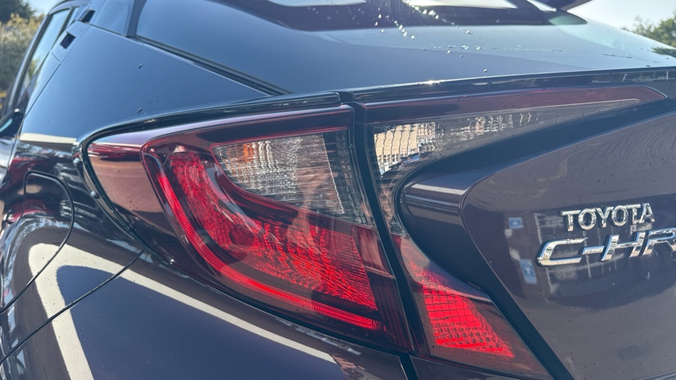 Toyota C-HR 1.8 Hybrid Icon 5dr CVT Hybrid Hatchback - Image 21
