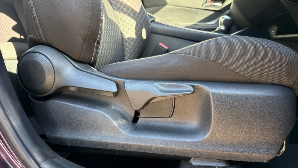 Toyota C-HR 1.8 Hybrid Icon 5dr CVT Hybrid Hatchback - Image 29