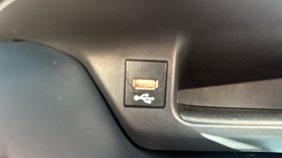 Toyota C-HR 1.8 Hybrid Icon 5dr CVT Hybrid Hatchback - Image 36