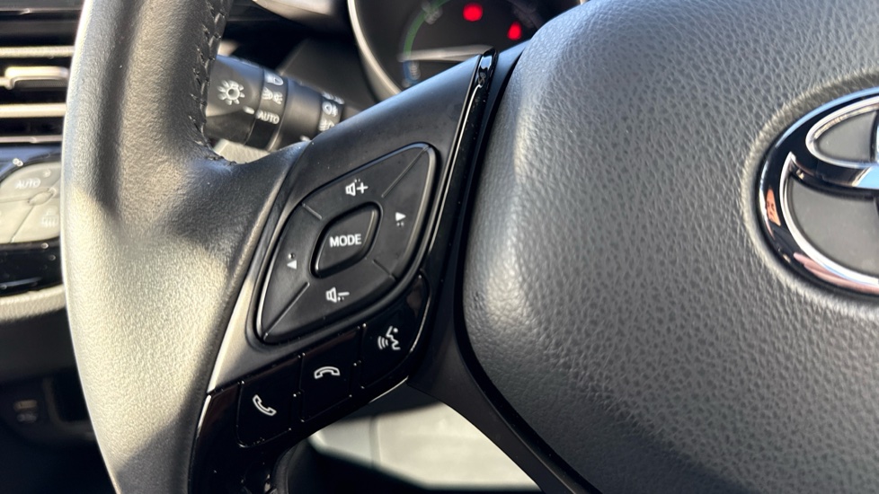Toyota C-HR 1.8 Hybrid Icon 5dr CVT Hybrid Hatchback - Image 38