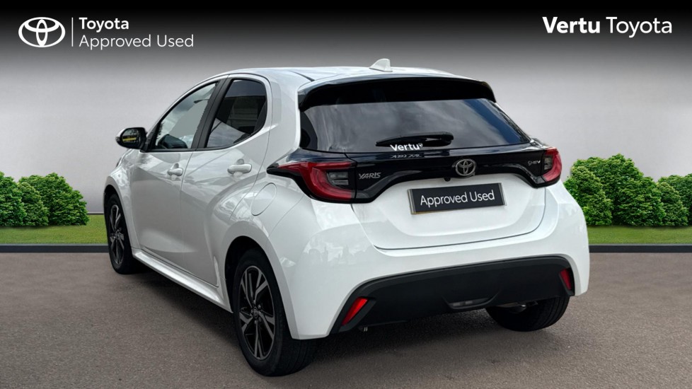 Toyota Yaris 1.5 Hybrid Design 5dr CVT Hybrid Hatchback - Image 4