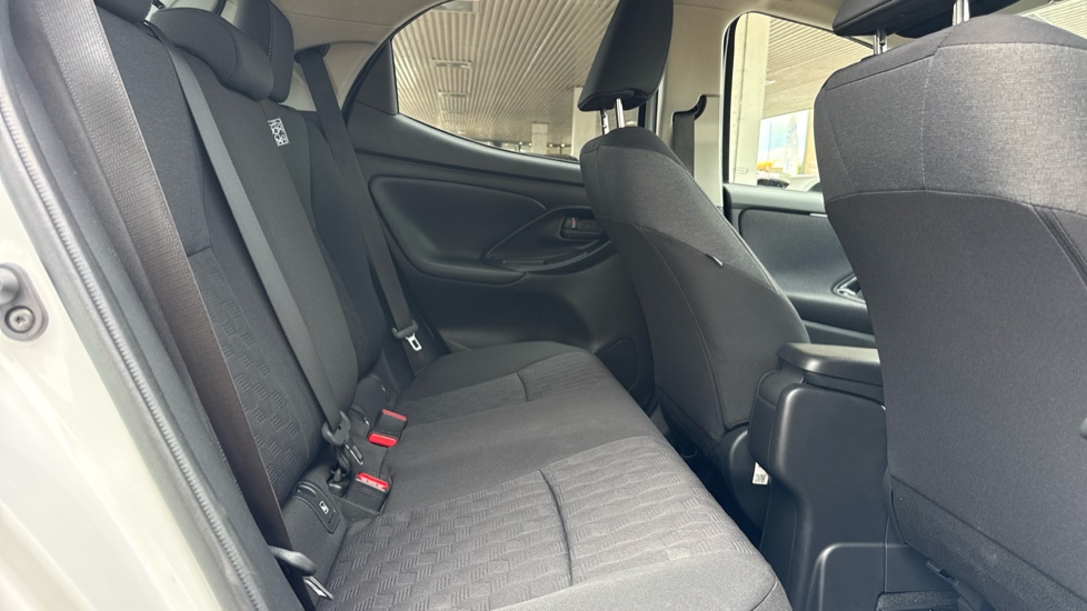 Toyota Yaris 1.5 Hybrid Design 5dr CVT Hybrid Hatchback - Image 8