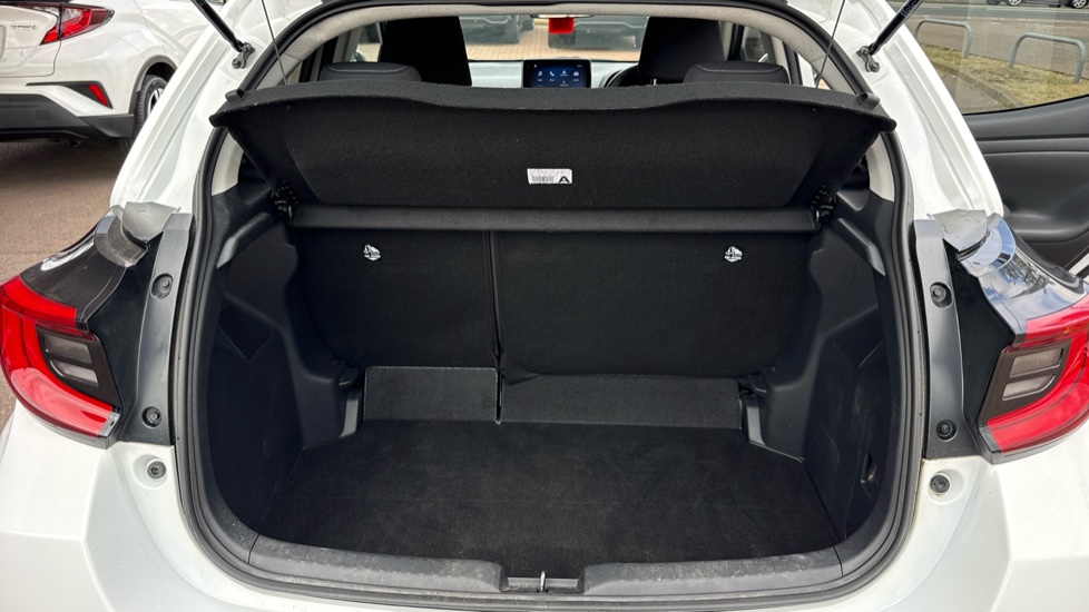 Toyota Yaris 1.5 Hybrid Design 5dr CVT Hybrid Hatchback - Image 13