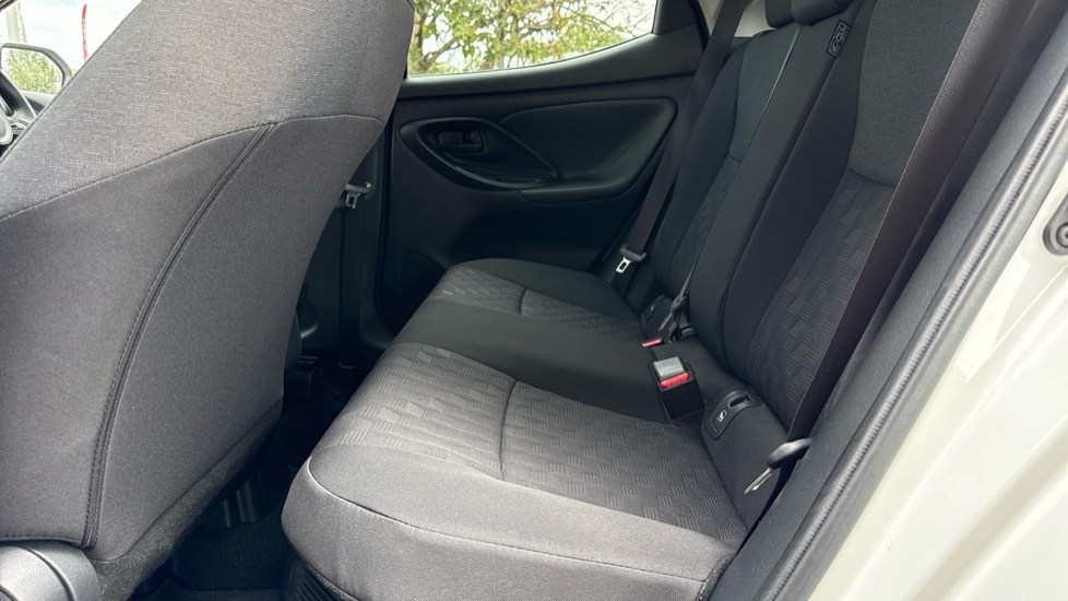 Toyota Yaris 1.5 Hybrid Design 5dr CVT Hybrid Hatchback - Image 15