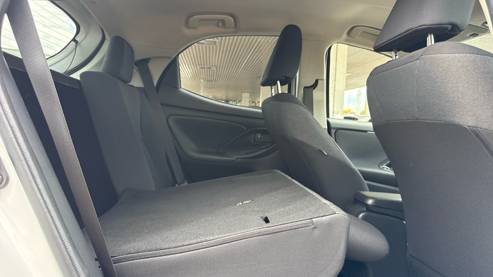 Toyota Yaris 1.5 Hybrid Design 5dr CVT Hybrid Hatchback - Image 18