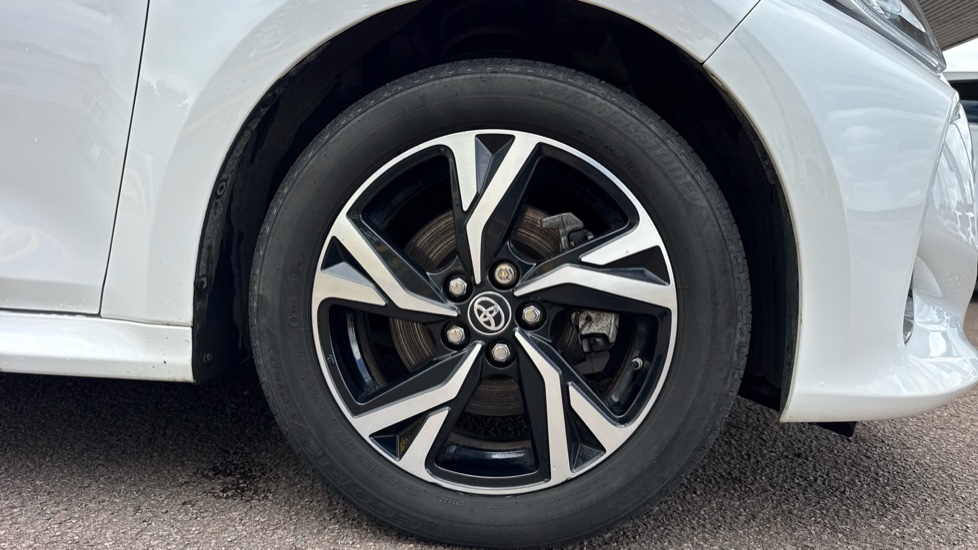 Toyota Yaris 1.5 Hybrid Design 5dr CVT Hybrid Hatchback - Image 25