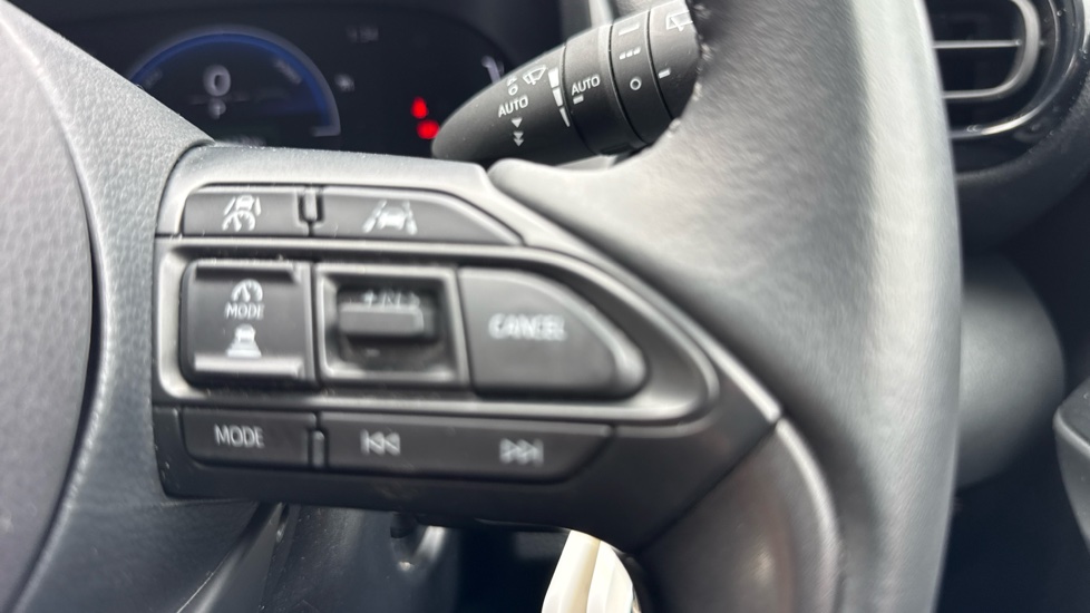 Toyota Yaris 1.5 Hybrid Design 5dr CVT Hybrid Hatchback - Image 30