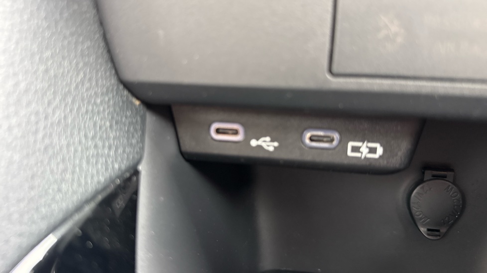 Toyota Yaris 1.5 Hybrid Design 5dr CVT Hybrid Hatchback - Image 36