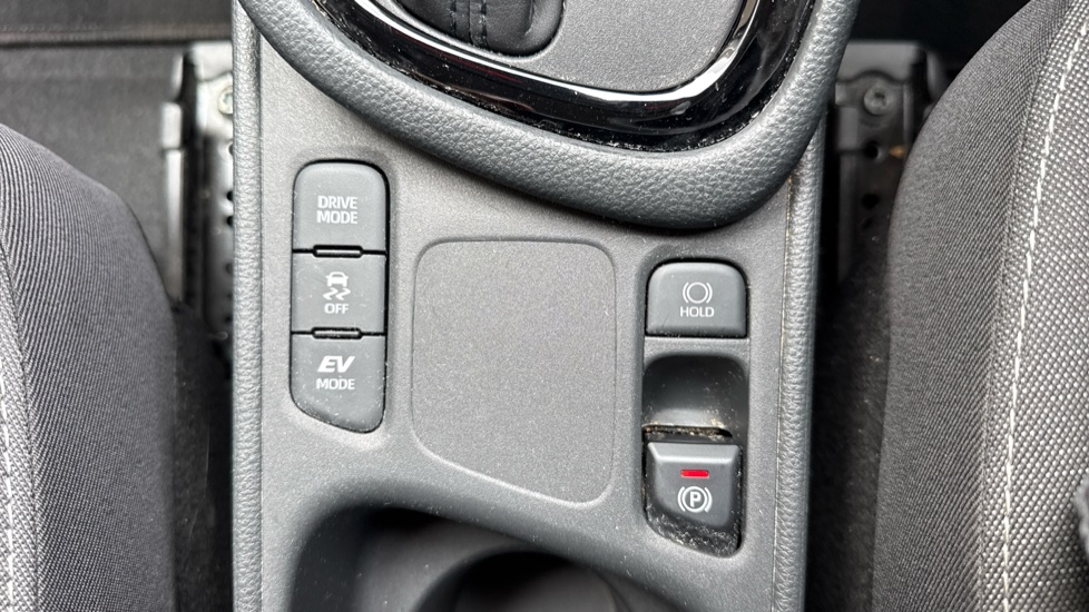 Toyota Yaris 1.5 Hybrid Design 5dr CVT Hybrid Hatchback - Image 44