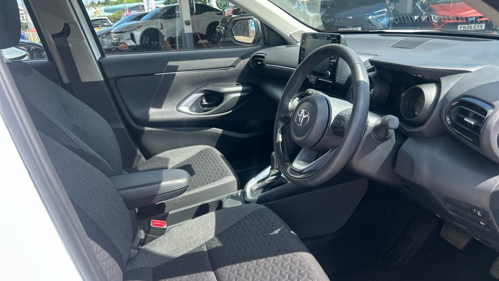 Toyota Yaris Cross 1.5 Hybrid Icon 5dr CVT Hybrid Estate - Image 12