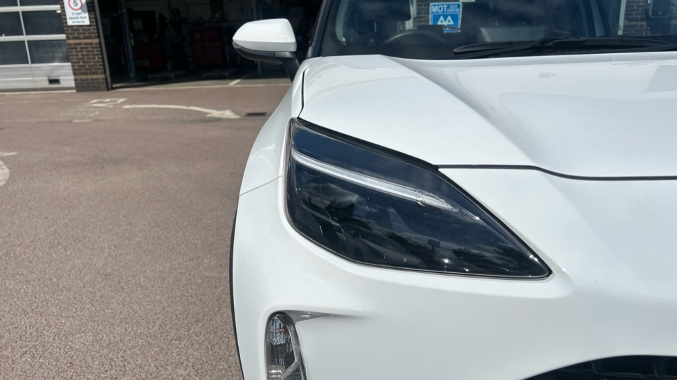 Toyota Yaris Cross 1.5 Hybrid Icon 5dr CVT Hybrid Estate - Image 20