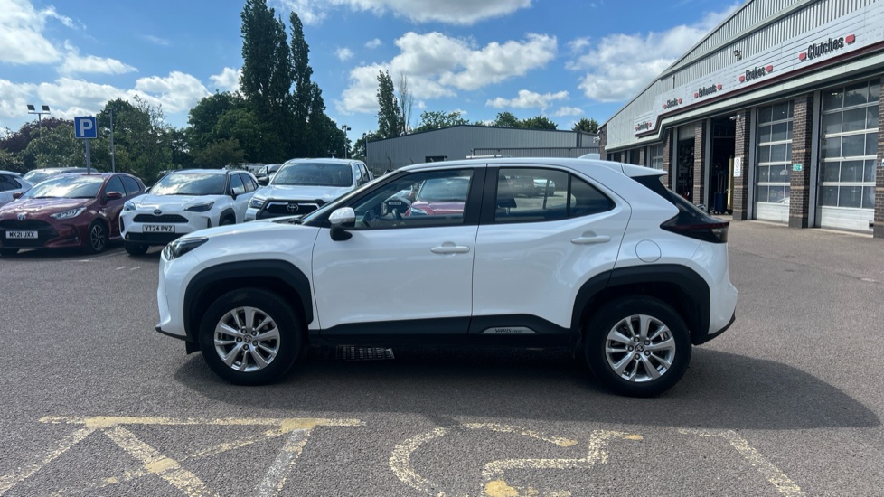 Toyota Yaris Cross 1.5 Hybrid Icon 5dr CVT Hybrid Estate - Image 24