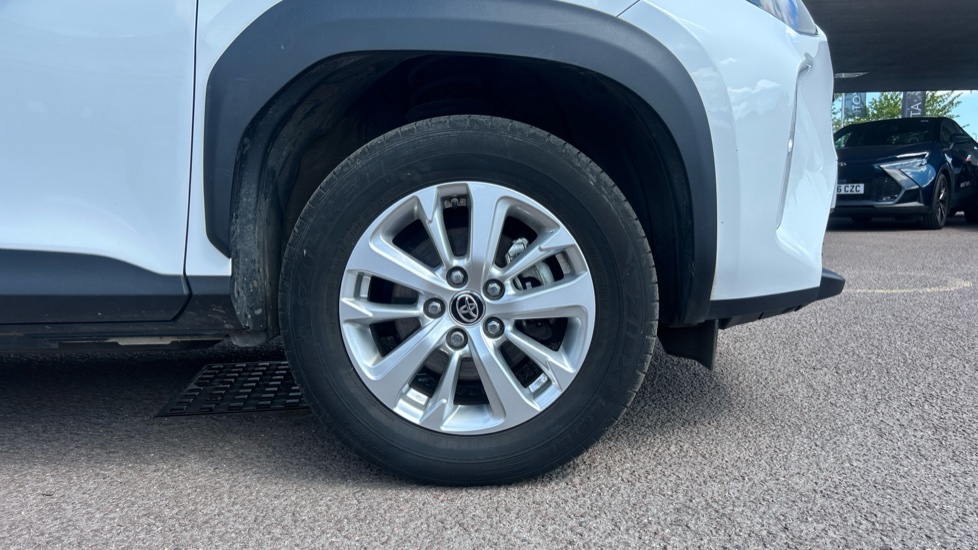Toyota Yaris Cross 1.5 Hybrid Icon 5dr CVT Hybrid Estate - Image 25