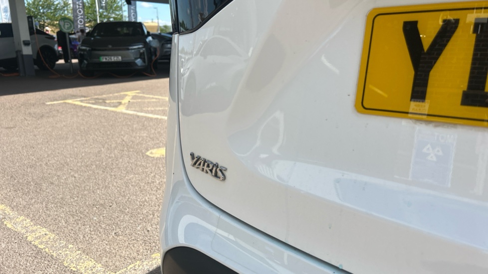 Toyota Yaris Cross 1.5 Hybrid Icon 5dr CVT Hybrid Estate - Image 29