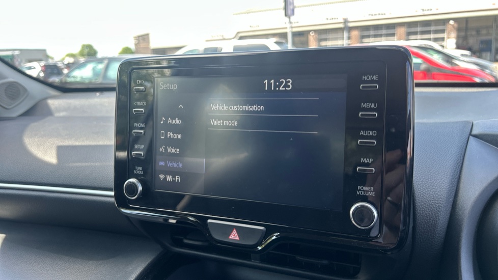 Toyota Yaris Cross 1.5 Hybrid Icon 5dr CVT Hybrid Estate - Image 33