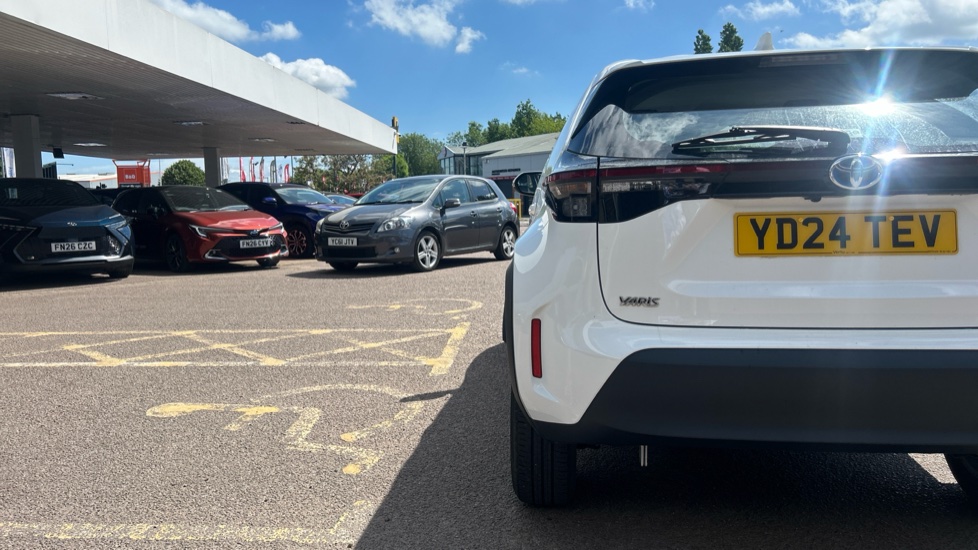 Toyota Yaris Cross 1.5 Hybrid Icon 5dr CVT Hybrid Estate - Image 36