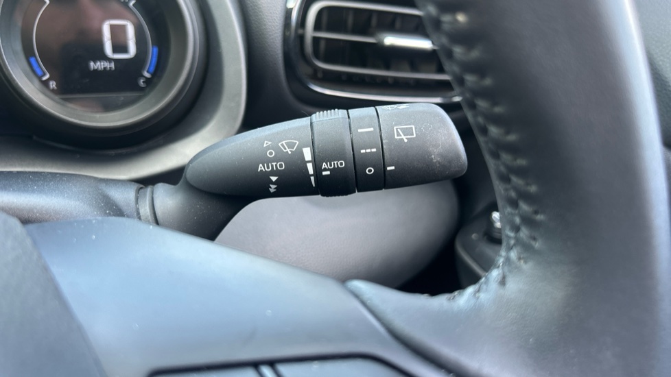 Toyota Yaris Cross 1.5 Hybrid Icon 5dr CVT Hybrid Estate - Image 43