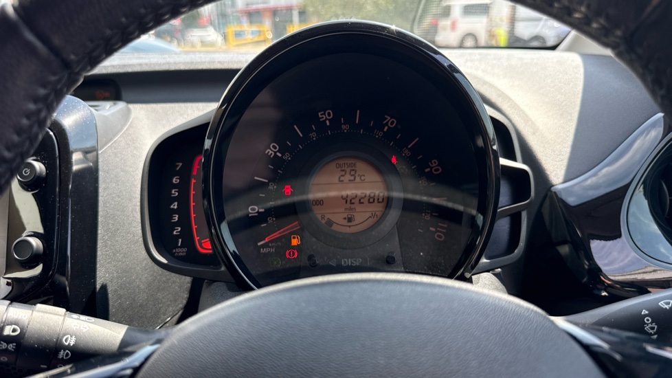 Toyota Aygo 1.0 VVT-i X-Style 5dr Petrol Hatchback - Image 11