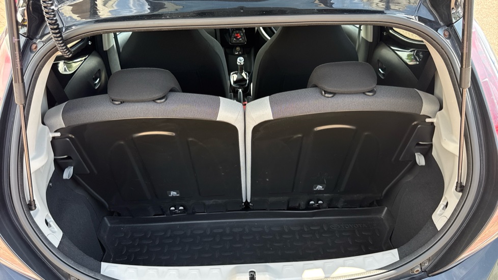 Toyota Aygo 1.0 VVT-i X-Style 5dr Petrol Hatchback - Image 13