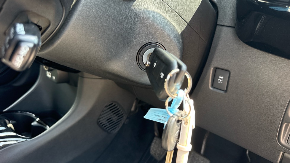 Toyota Aygo 1.0 VVT-i X-Style 5dr Petrol Hatchback - Image 16