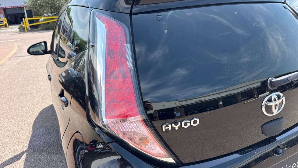 Toyota Aygo 1.0 VVT-i X-Style 5dr Petrol Hatchback - Image 21