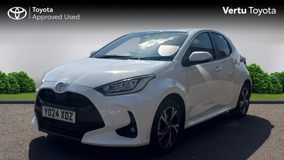 Toyota Yaris 1.5 Hybrid Design 5dr CVT Hybrid Hatchback - Image 3