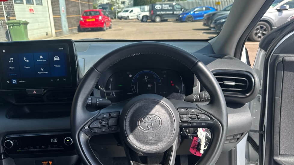 Toyota Yaris 1.5 Hybrid Design 5dr CVT Hybrid Hatchback - Image 10