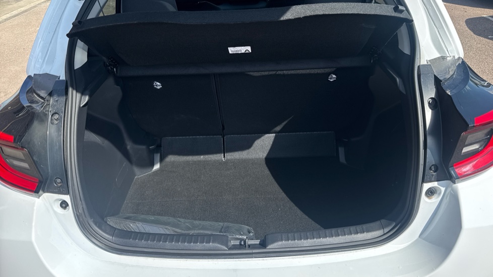 Toyota Yaris 1.5 Hybrid Design 5dr CVT Hybrid Hatchback - Image 13