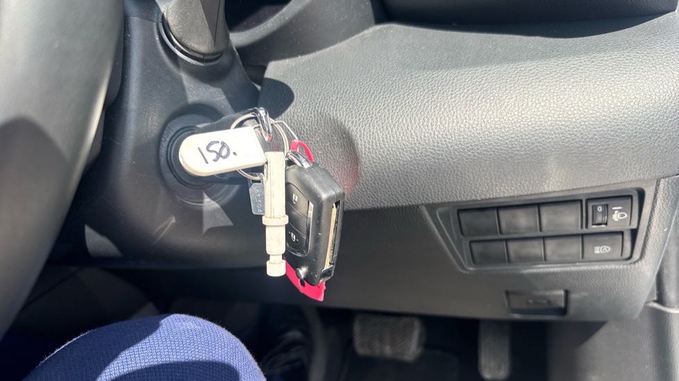 Toyota Yaris 1.5 Hybrid Design 5dr CVT Hybrid Hatchback - Image 16