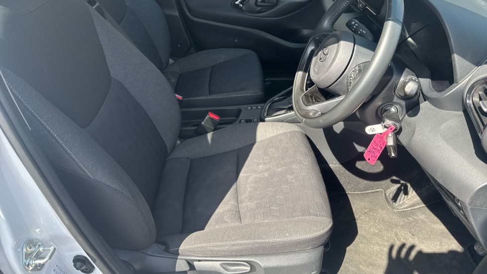 Toyota Yaris 1.5 Hybrid Design 5dr CVT Hybrid Hatchback - Image 17