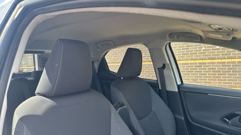 Toyota Yaris 1.5 Hybrid Design 5dr CVT Hybrid Hatchback - Image 19
