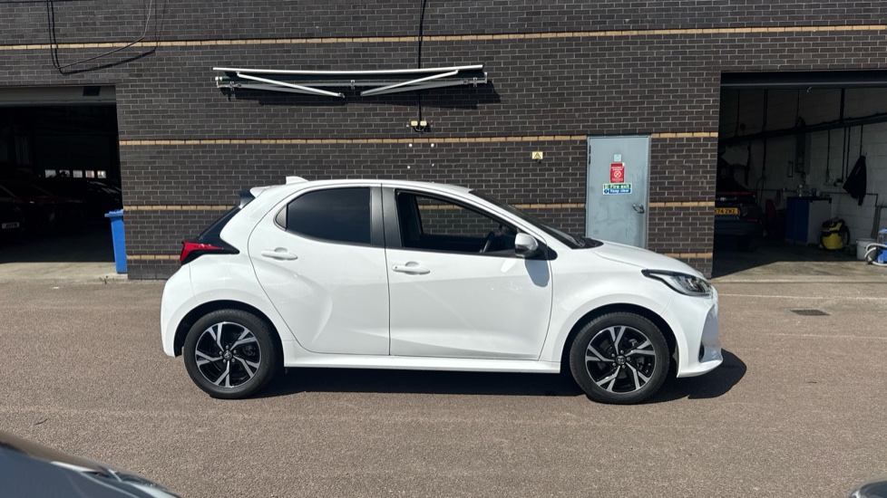 Toyota Yaris 1.5 Hybrid Design 5dr CVT Hybrid Hatchback - Image 23