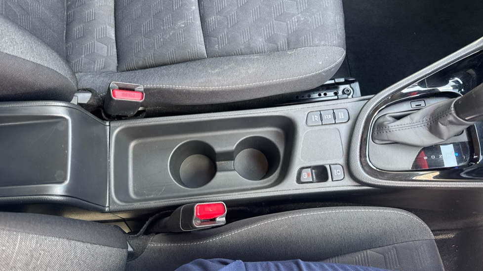 Toyota Yaris 1.5 Hybrid Design 5dr CVT Hybrid Hatchback - Image 31