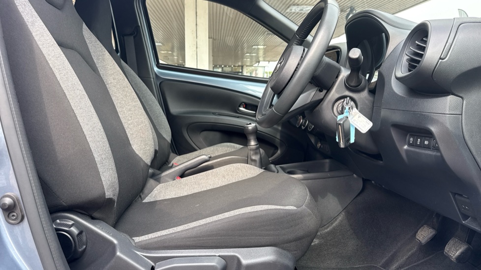 Toyota Aygo X 1.0 VVT-i Pure 5dr Petrol Hatchback - Image 12