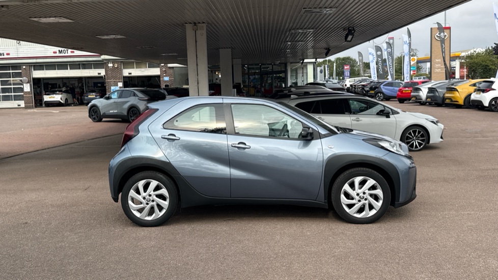 Toyota Aygo X 1.0 VVT-i Pure 5dr Petrol Hatchback - Image 23