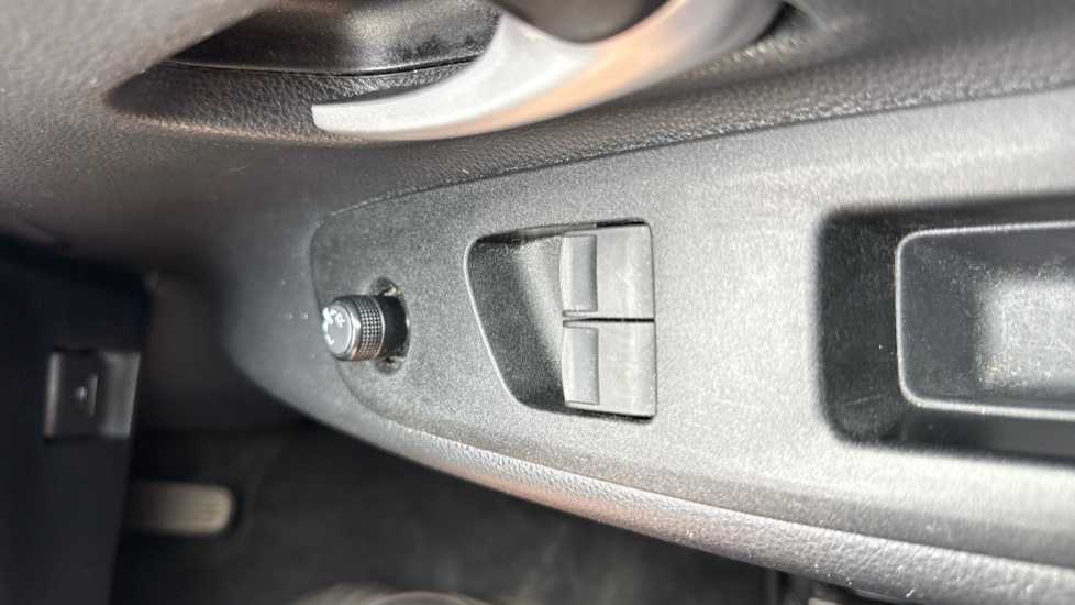 Toyota Aygo X 1.0 VVT-i Pure 5dr Petrol Hatchback - Image 32