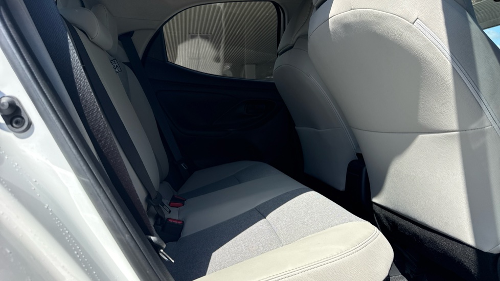 Toyota Yaris 1.5 Hybrid Excel 5dr CVT Hybrid Hatchback - Image 8