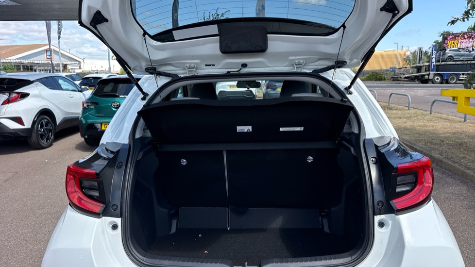 Toyota Yaris 1.5 Hybrid Excel 5dr CVT Hybrid Hatchback - Image 13
