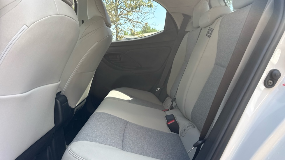 Toyota Yaris 1.5 Hybrid Excel 5dr CVT Hybrid Hatchback - Image 15